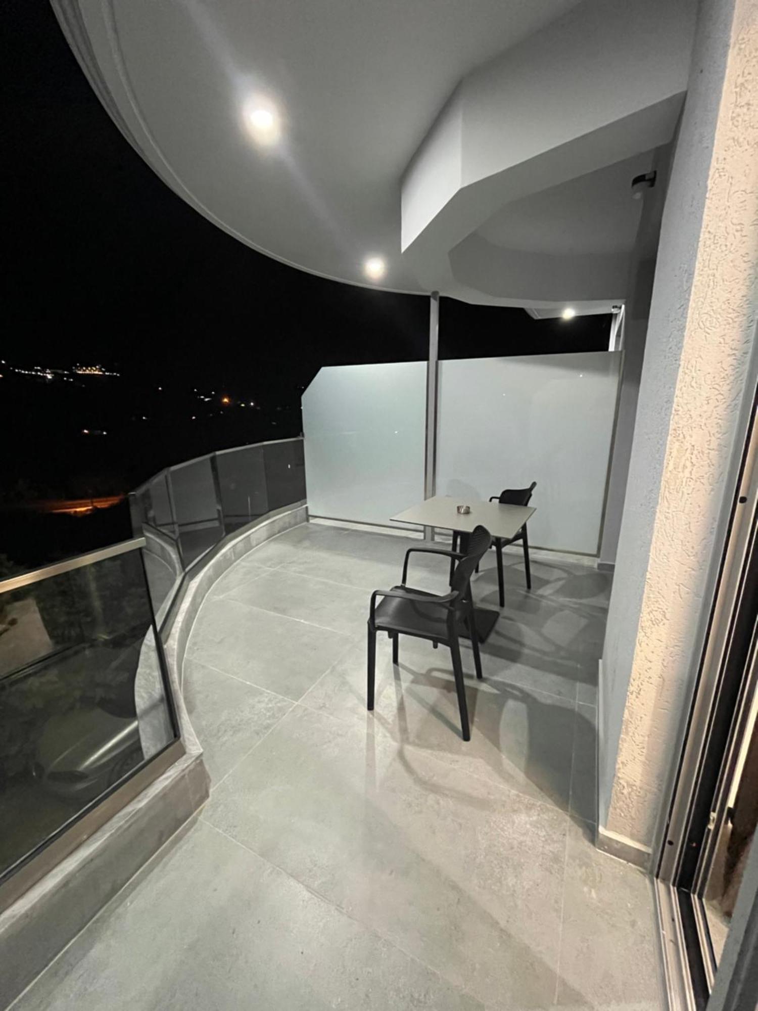 Sun George Bed & Breakfast Himare Ngoại thất bức ảnh