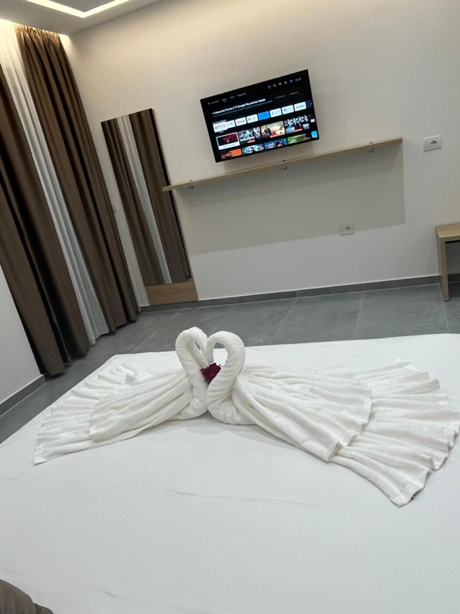 Sun George Bed & Breakfast Himare Ngoại thất bức ảnh