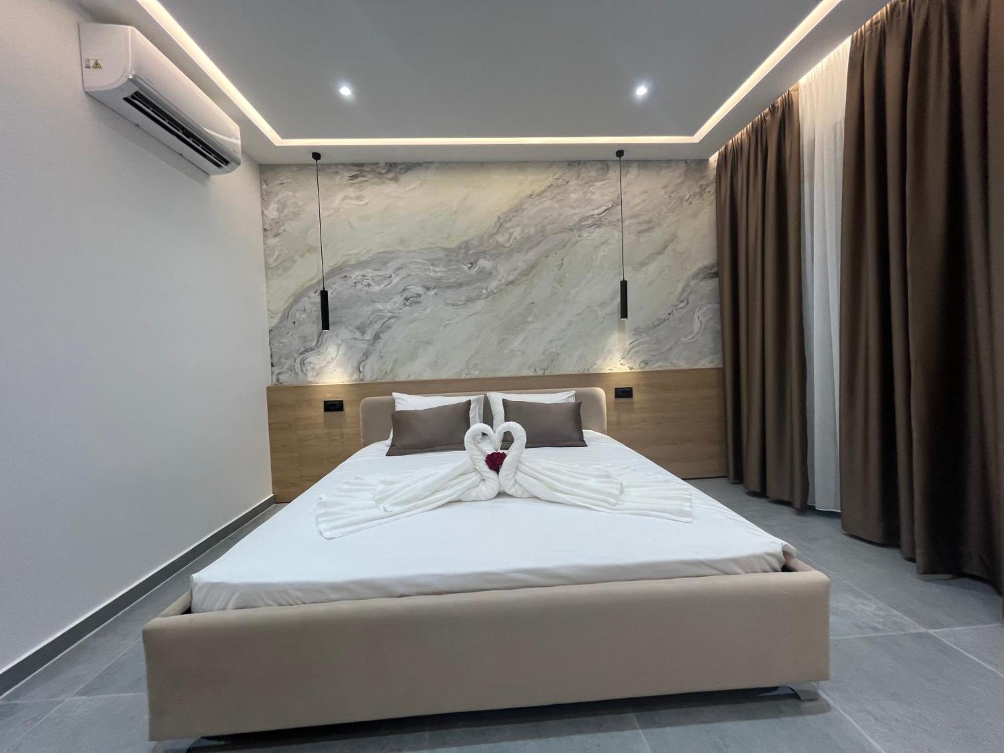 Sun George Bed & Breakfast Himare Ngoại thất bức ảnh
