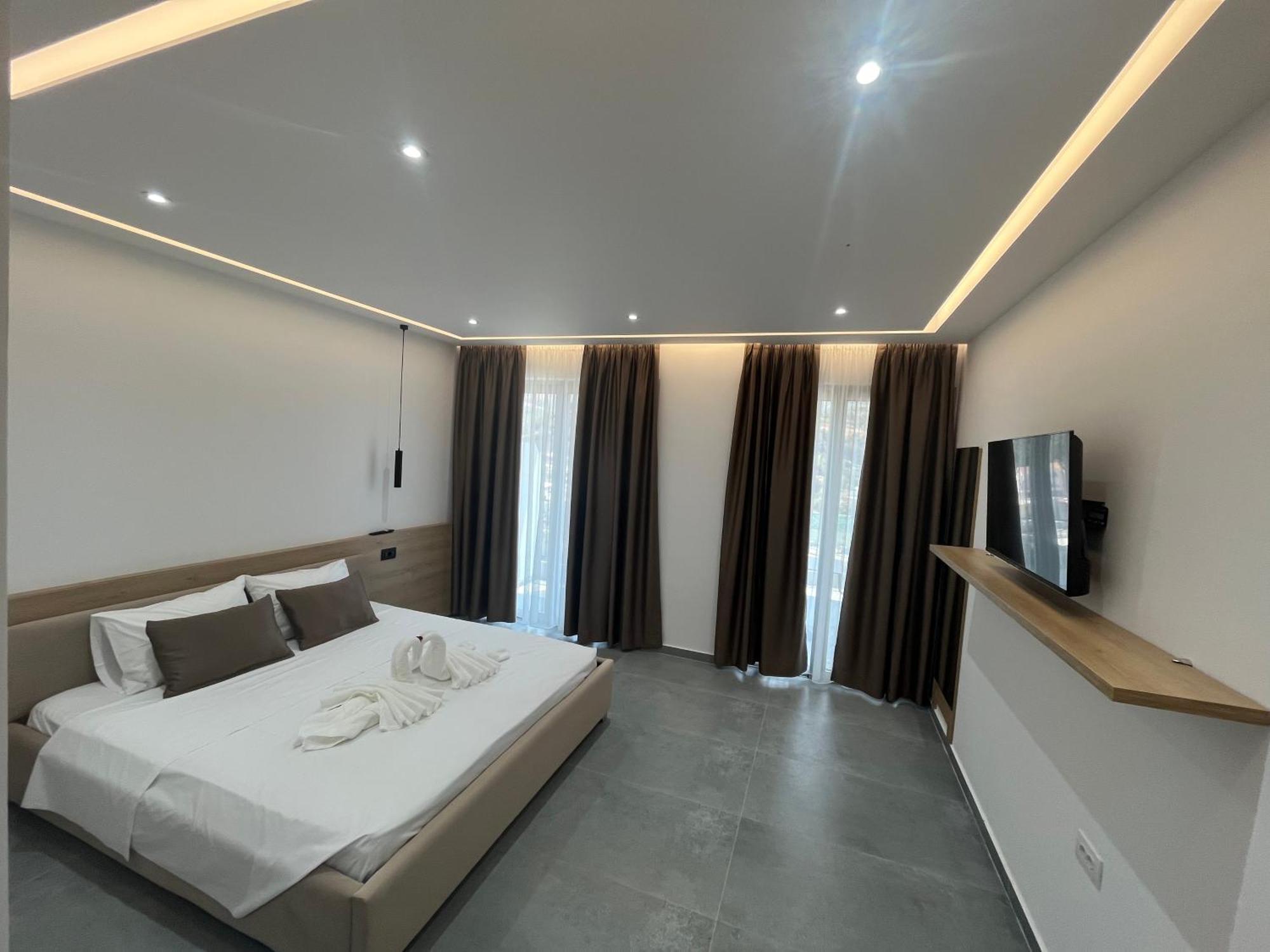 Sun George Bed & Breakfast Himare Ngoại thất bức ảnh