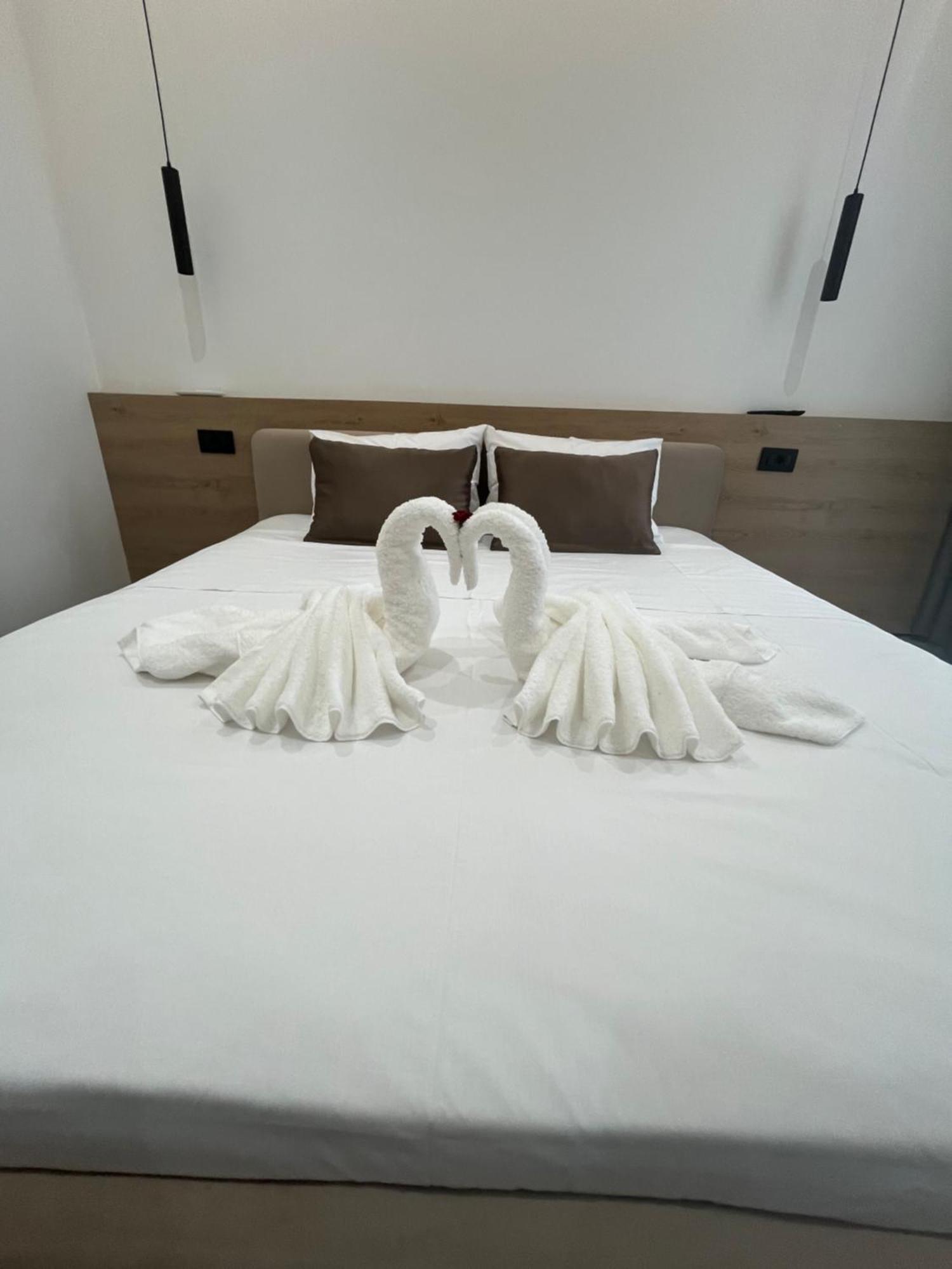 Sun George Bed & Breakfast Himare Ngoại thất bức ảnh