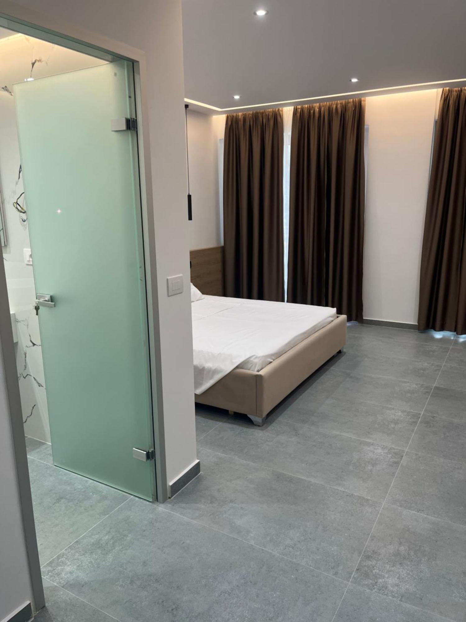 Sun George Bed & Breakfast Himare Ngoại thất bức ảnh